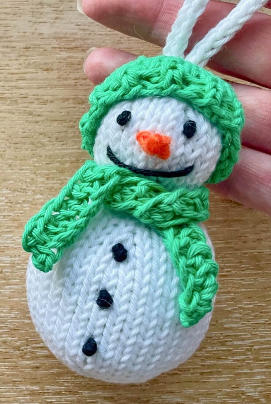 easy knit snowman ornament - free pattern for straight needles